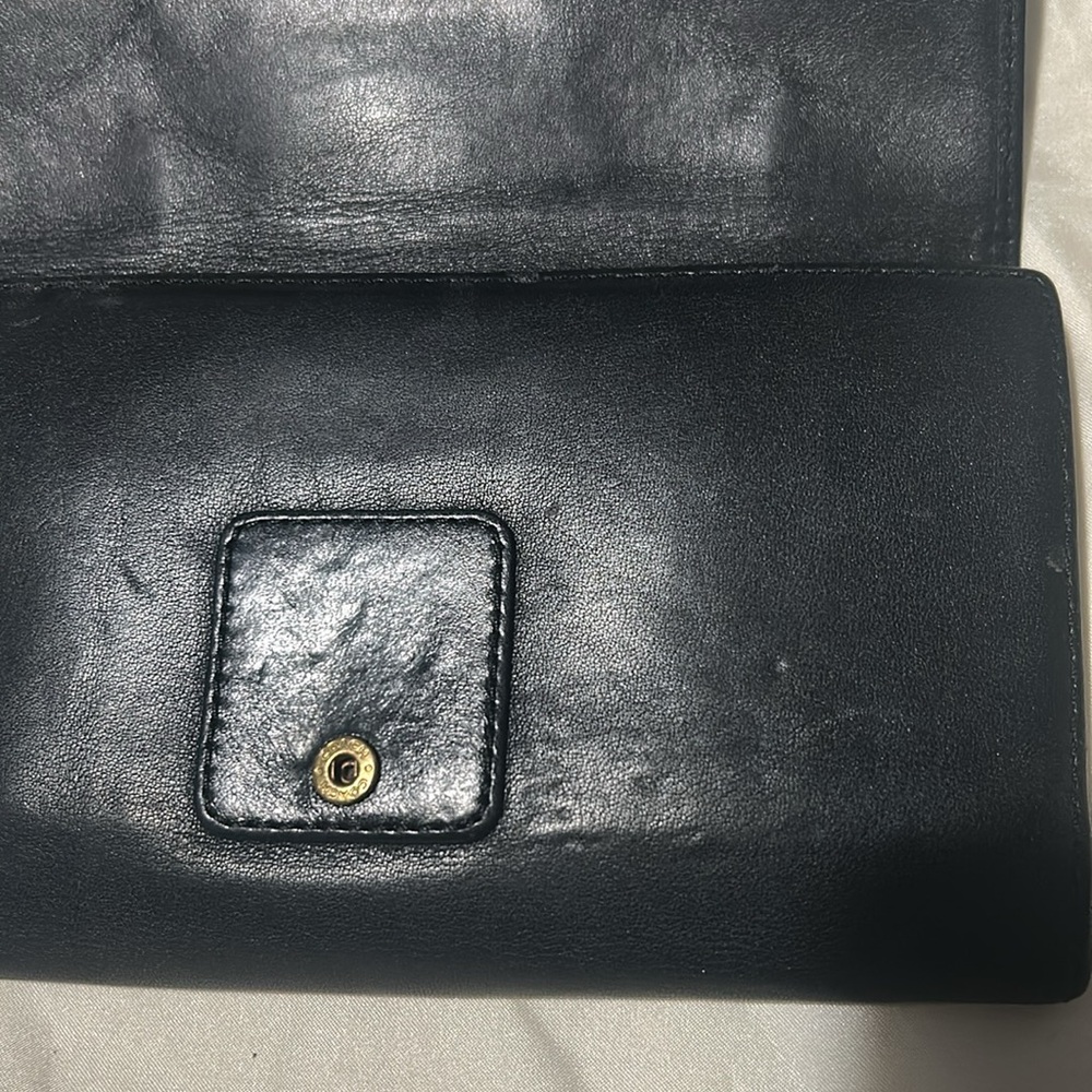 Coach Black Leather three fold wallet with Gold Buckle - Picture 10 of 10